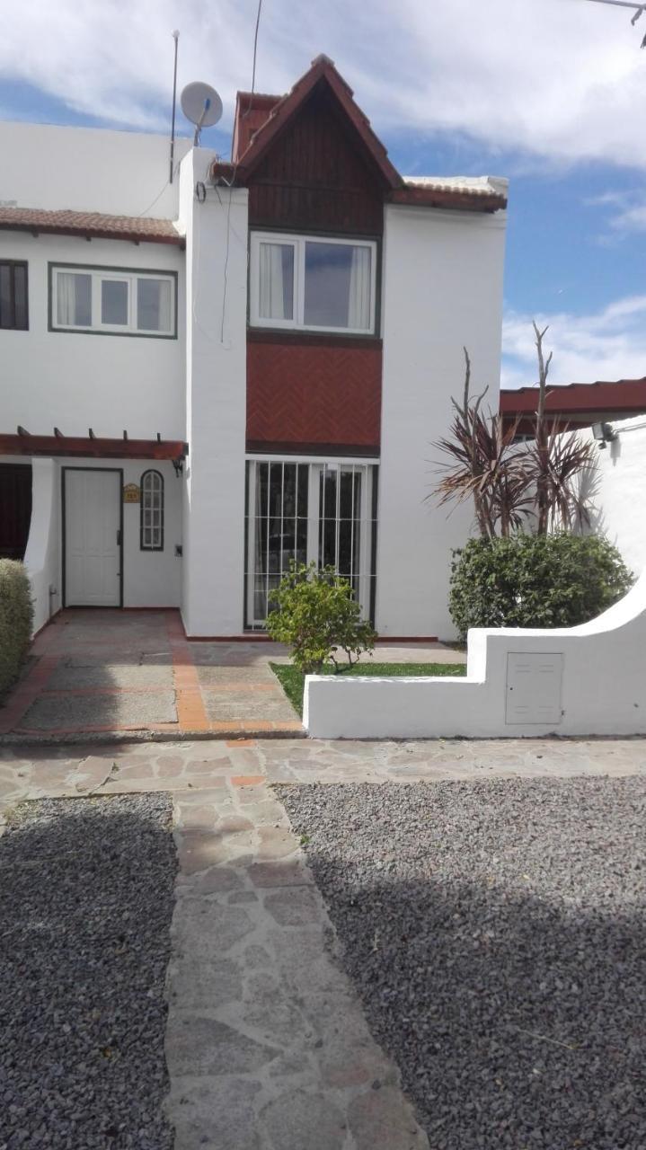 Tehuelches Familiar Villa Puerto Madryn Kültér fotó